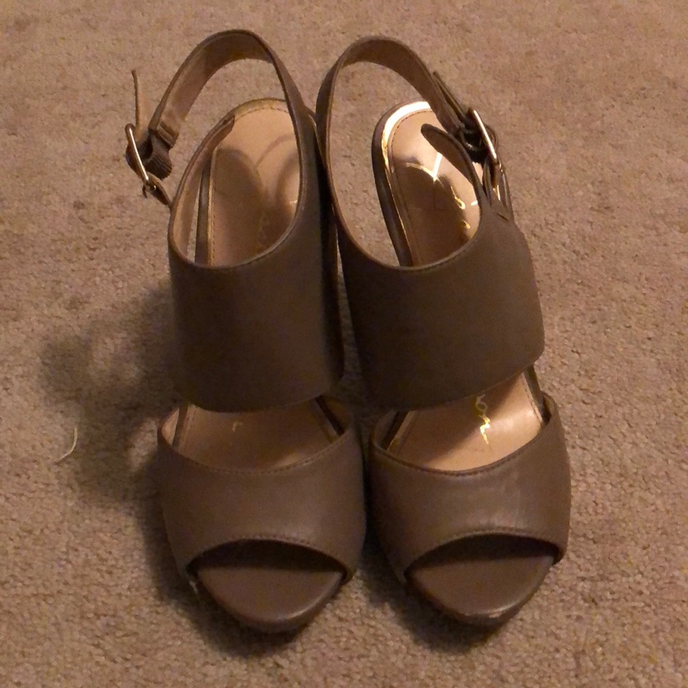 Jessica Simpson nude heels